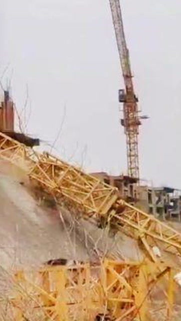 塔吊安全第一 筑牢建設(shè)工程之家的生命防線